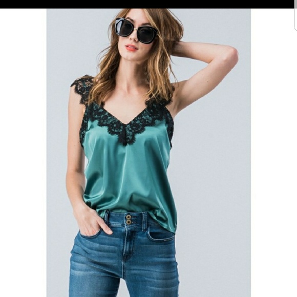 💛🐝SALE💛🐝 GREEN LACE SATIN CAMI✴✴ - Picture 2 of 6